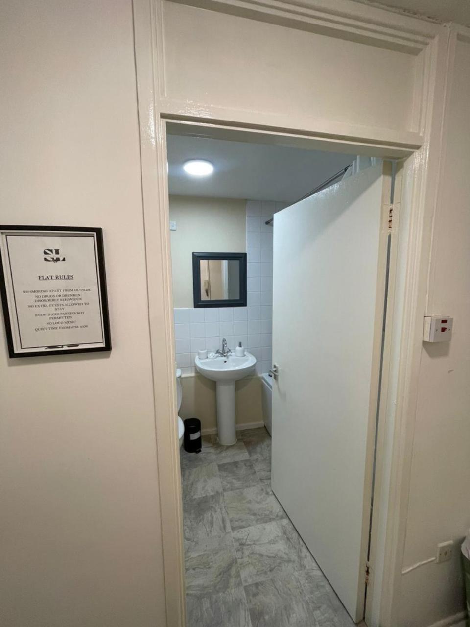 Spectacular Apartment Birmingham Room photo