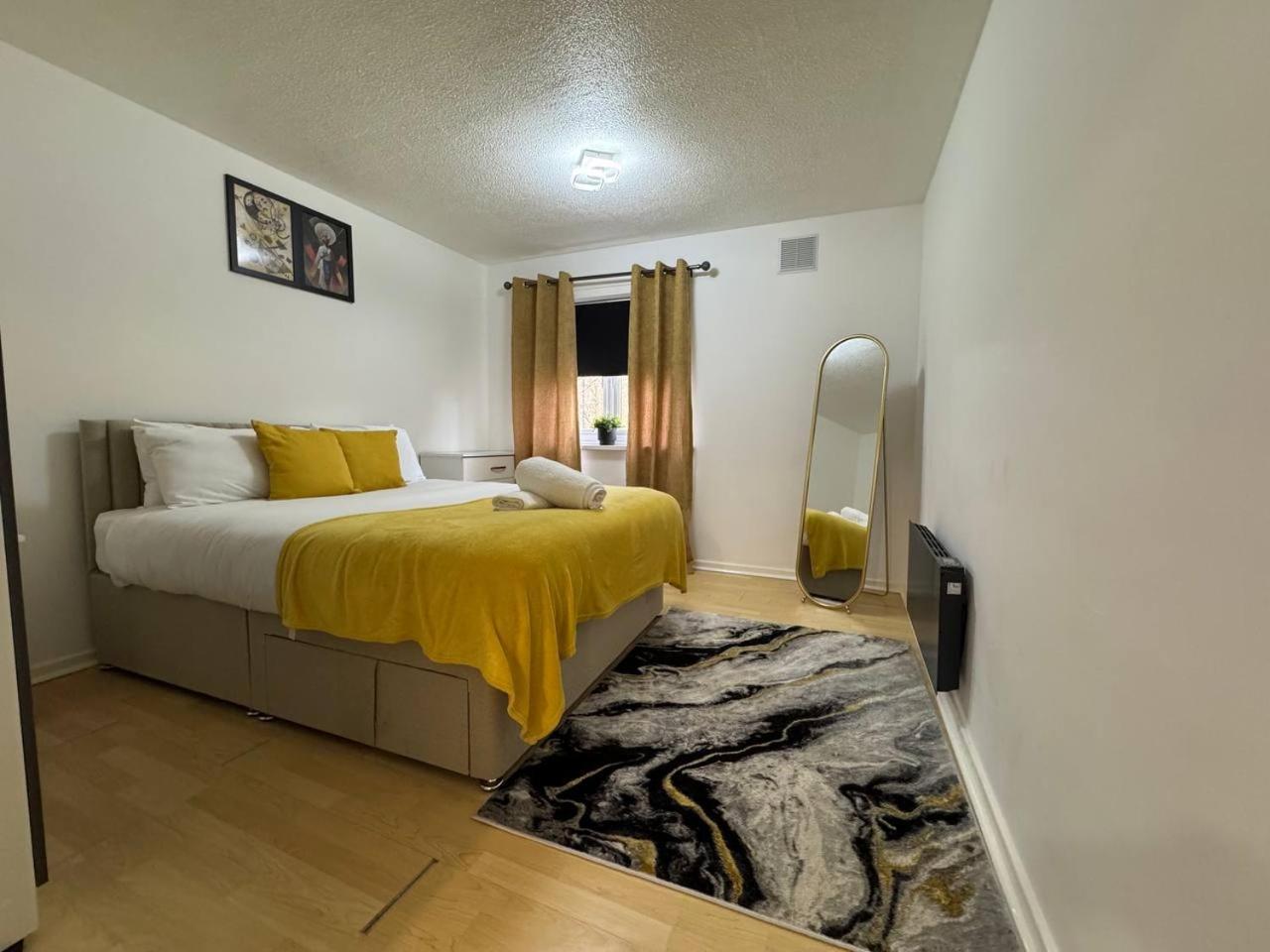 Spectacular Apartment Birmingham Room photo